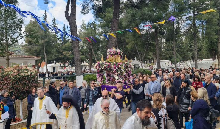 Επιτάφιος στα κοιμητήρια της Μητροπόλεως
